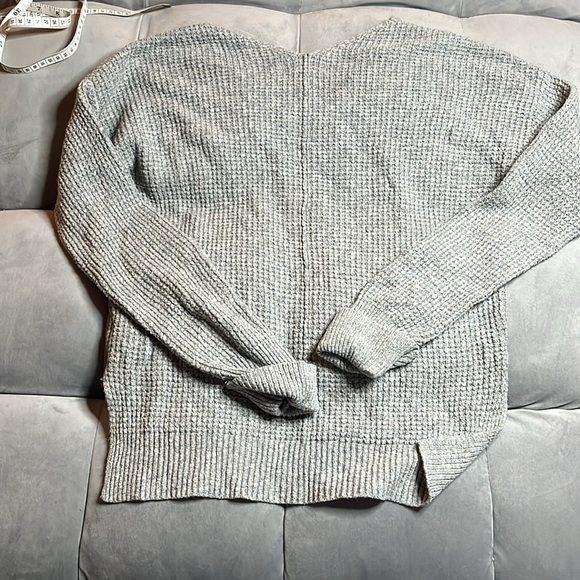 Jessica Simpson: Gray V-Neck Sweater - Picture 5 of 6